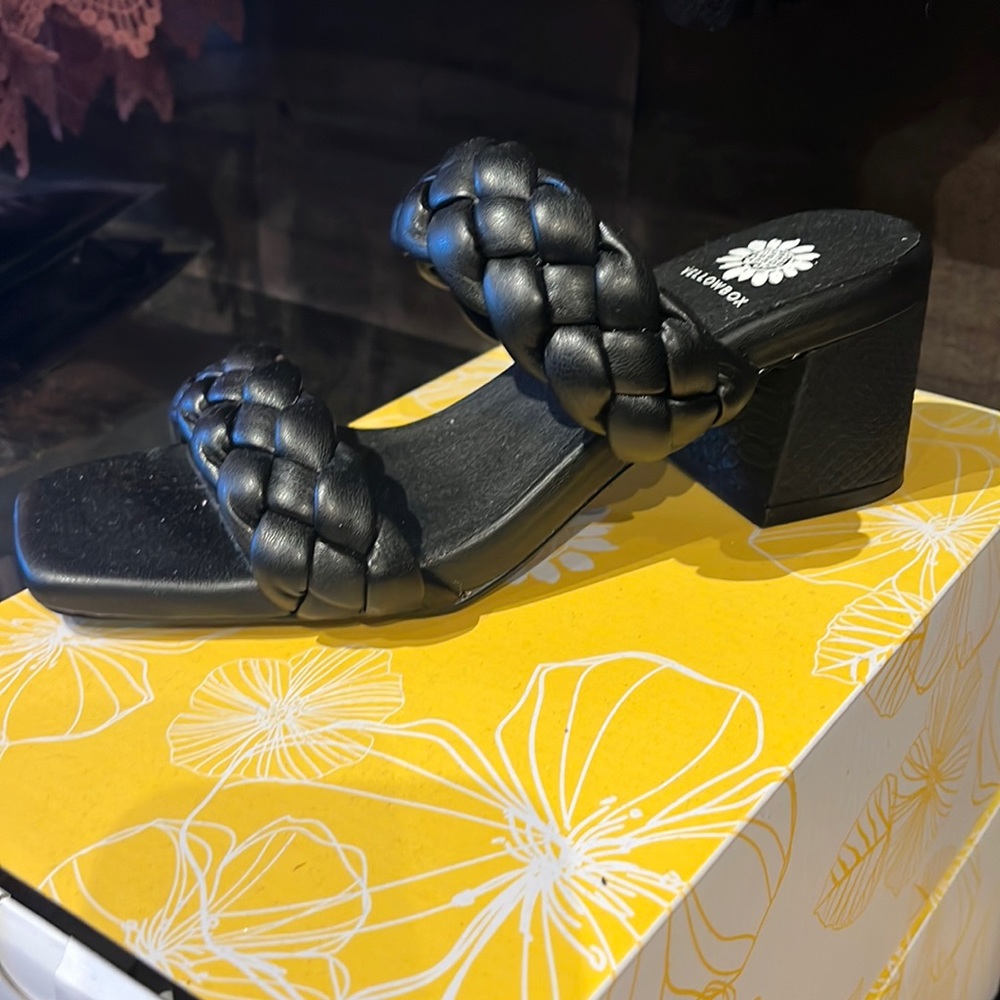 Yellow Box black Ceana heel sandal